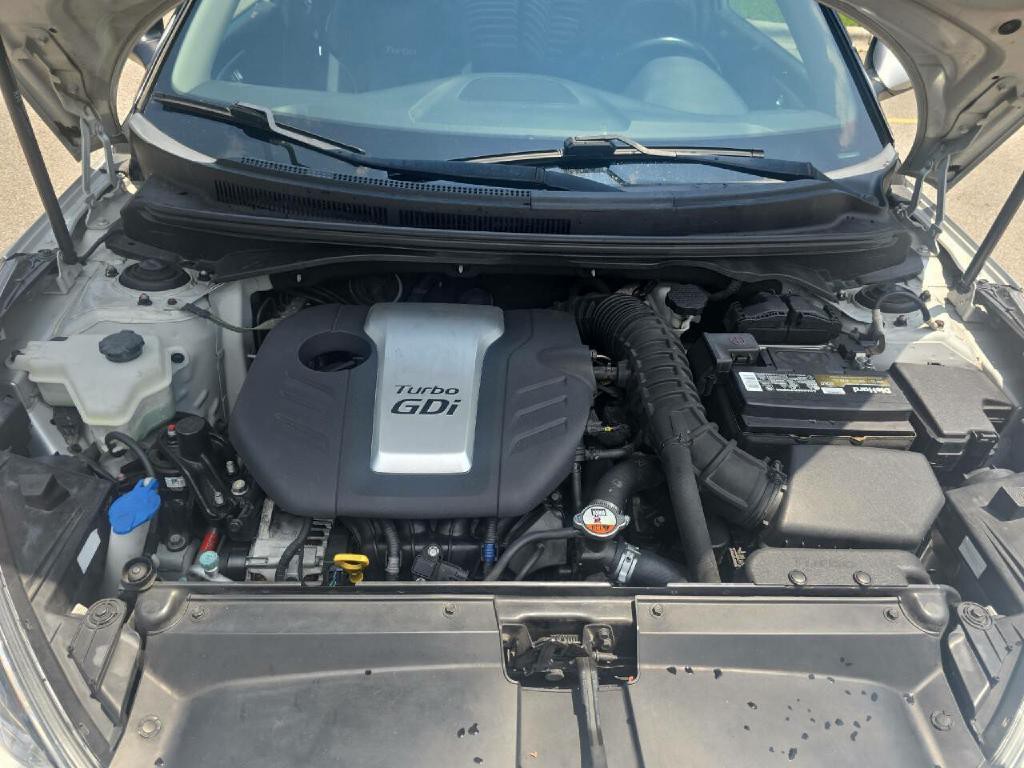 2015 Hyundai Veloster Image 18