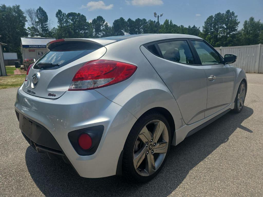 2015 Hyundai Veloster Image 6