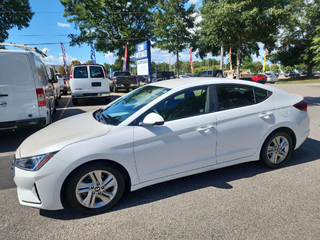 2019 Hyundai Elantra Image 2