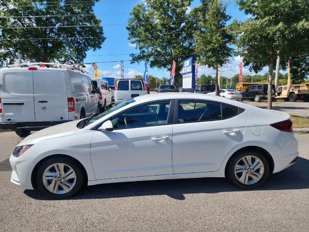 2019 Hyundai Elantra Image 3