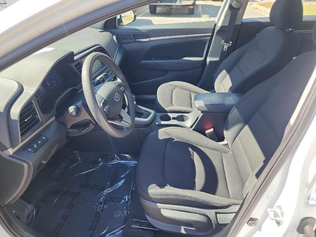 2019 Hyundai Elantra Image 11