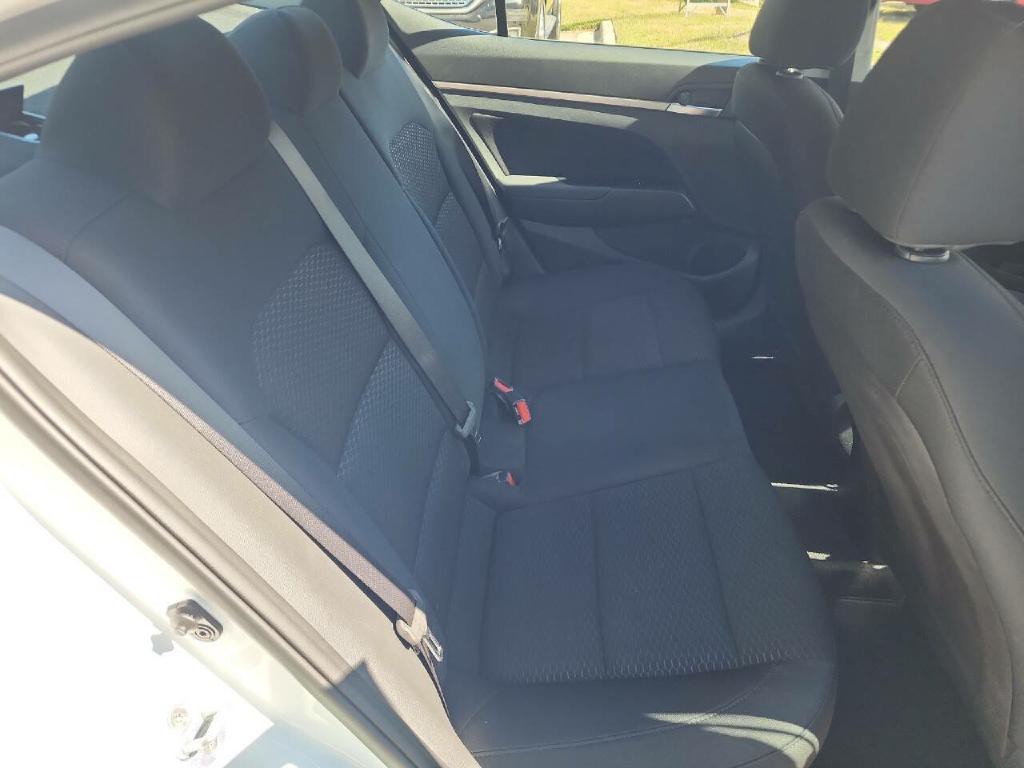 2019 Hyundai Elantra Image 15