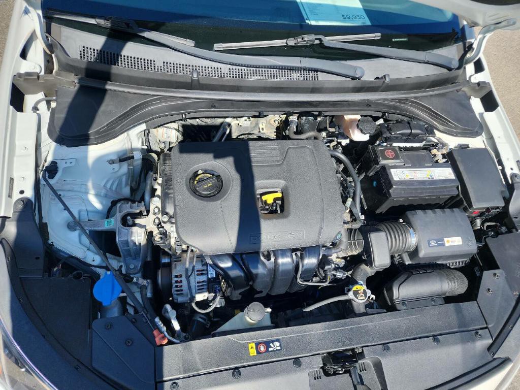 2019 Hyundai Elantra Image 17