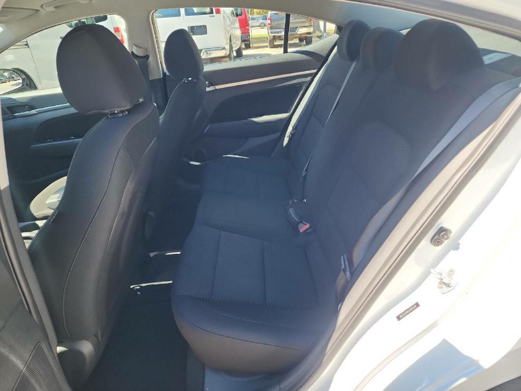 2019 Hyundai Elantra Image 19