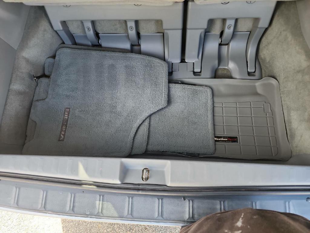 2012 Toyota Sienna Image 12