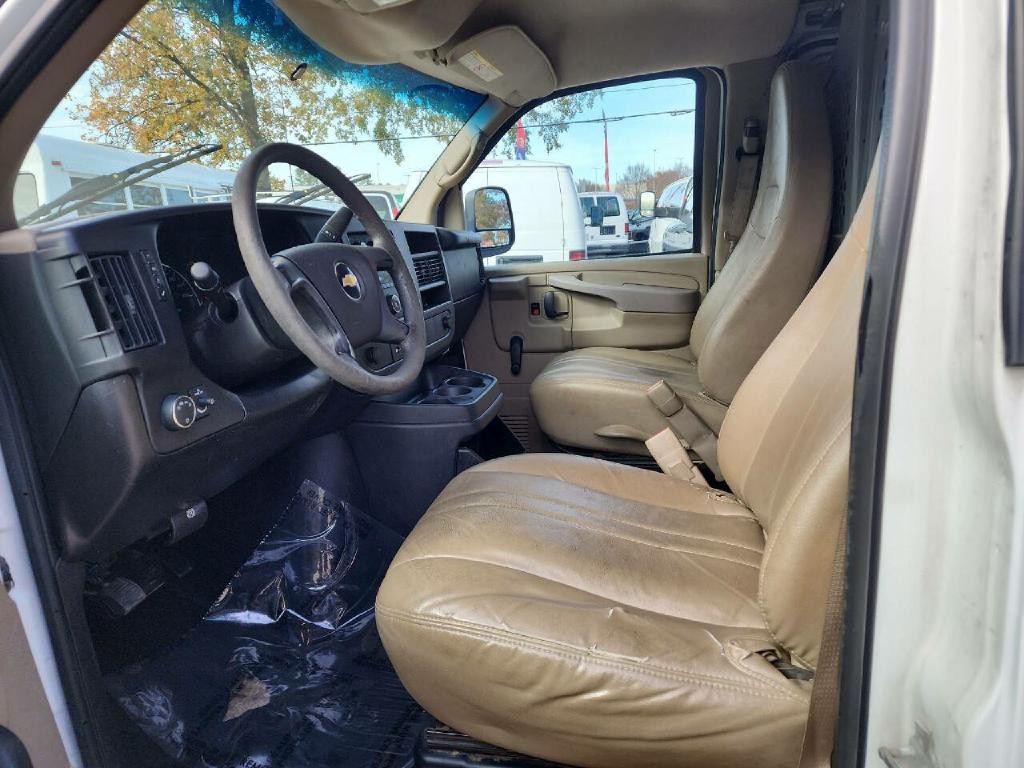 2010 Chevrolet Express Image 7