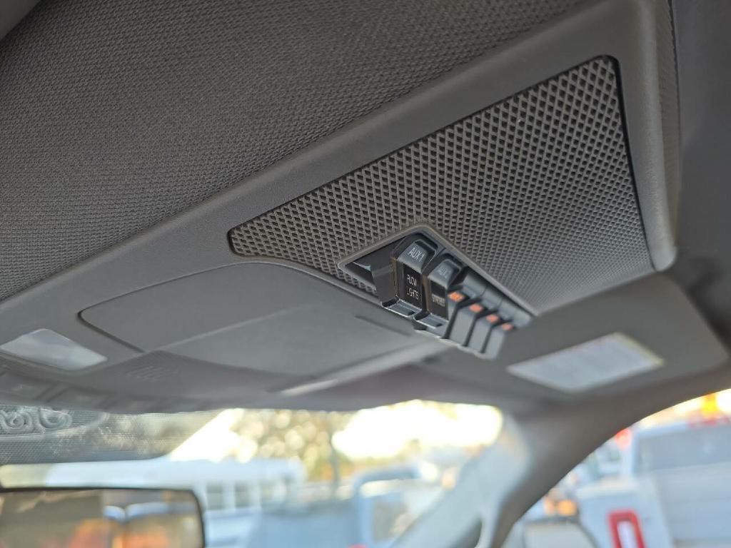 2017 Ford F-350 Image 28