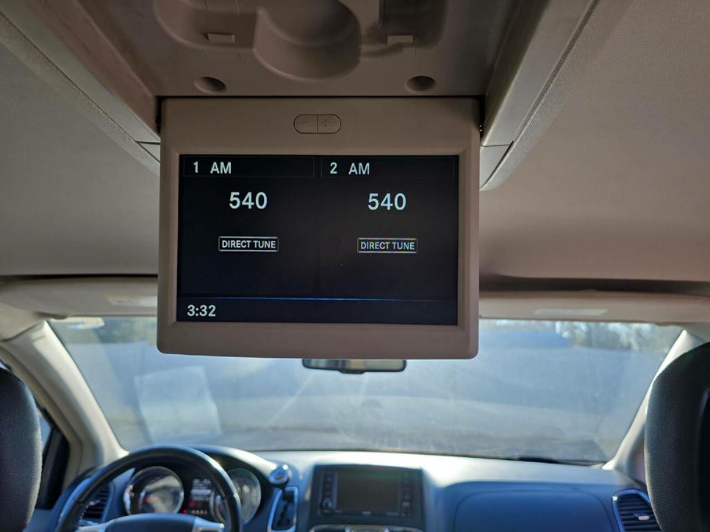 2015 Chrysler Town & Country Image 21