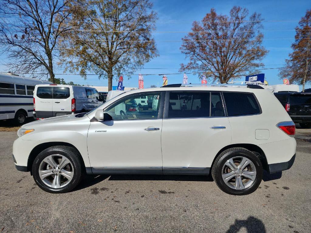 2011 Toyota Highlander Image 2