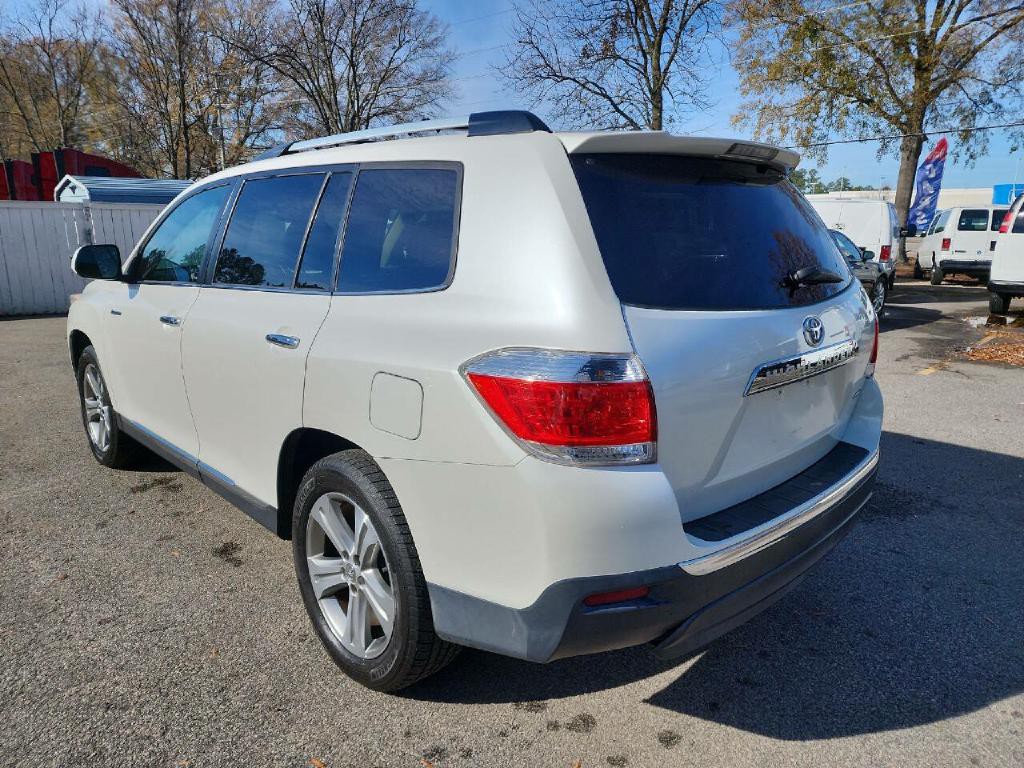 2011 Toyota Highlander Image 3