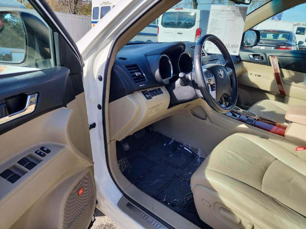 2011 Toyota Highlander Image 8