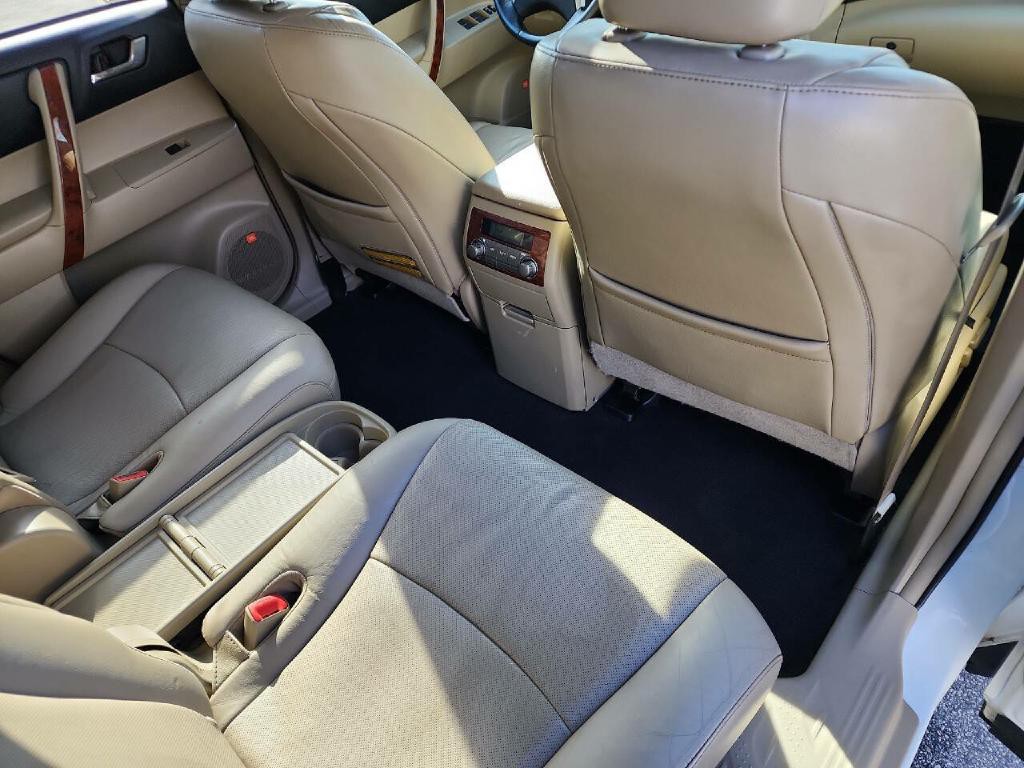 2011 Toyota Highlander Image 15