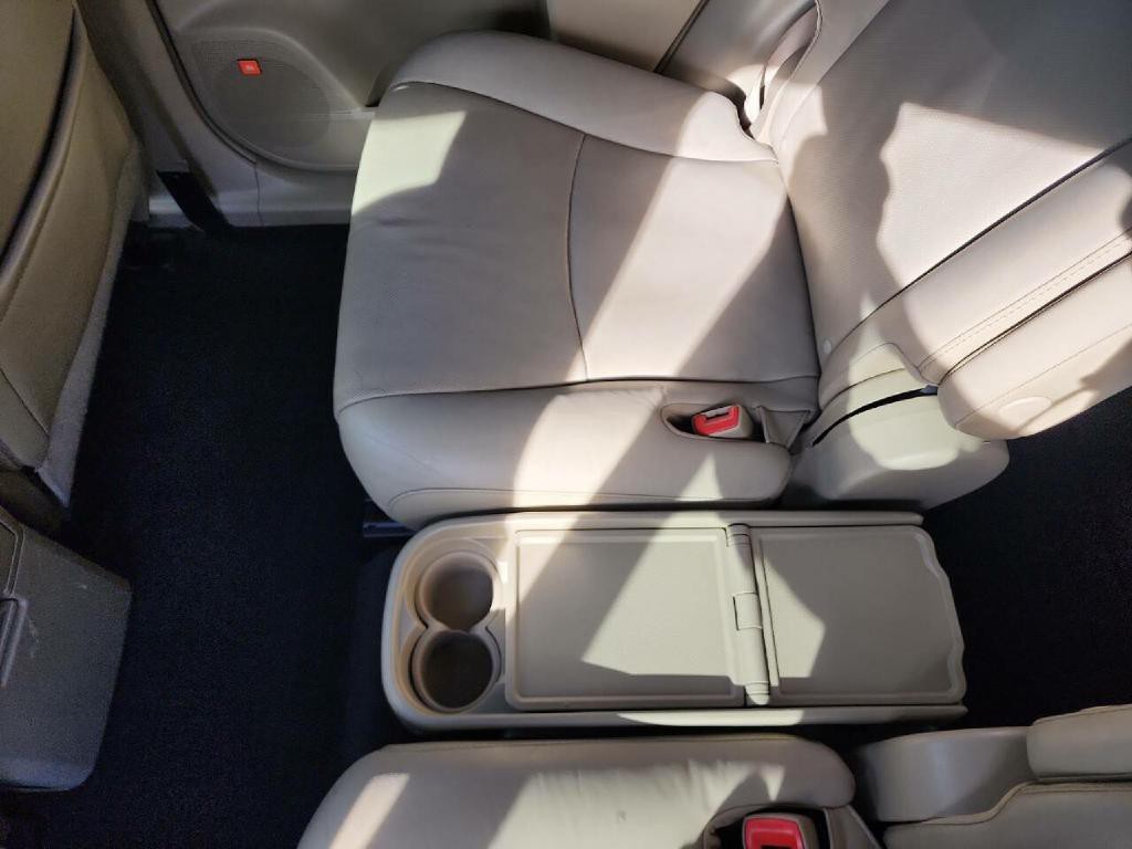 2011 Toyota Highlander Image 20