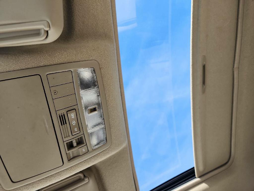 2011 Toyota Highlander Image 26