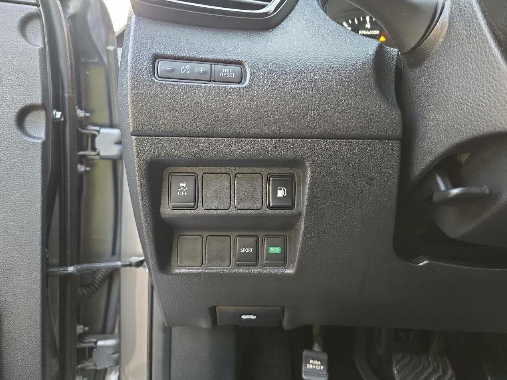 2018 Nissan Rogue Image 13