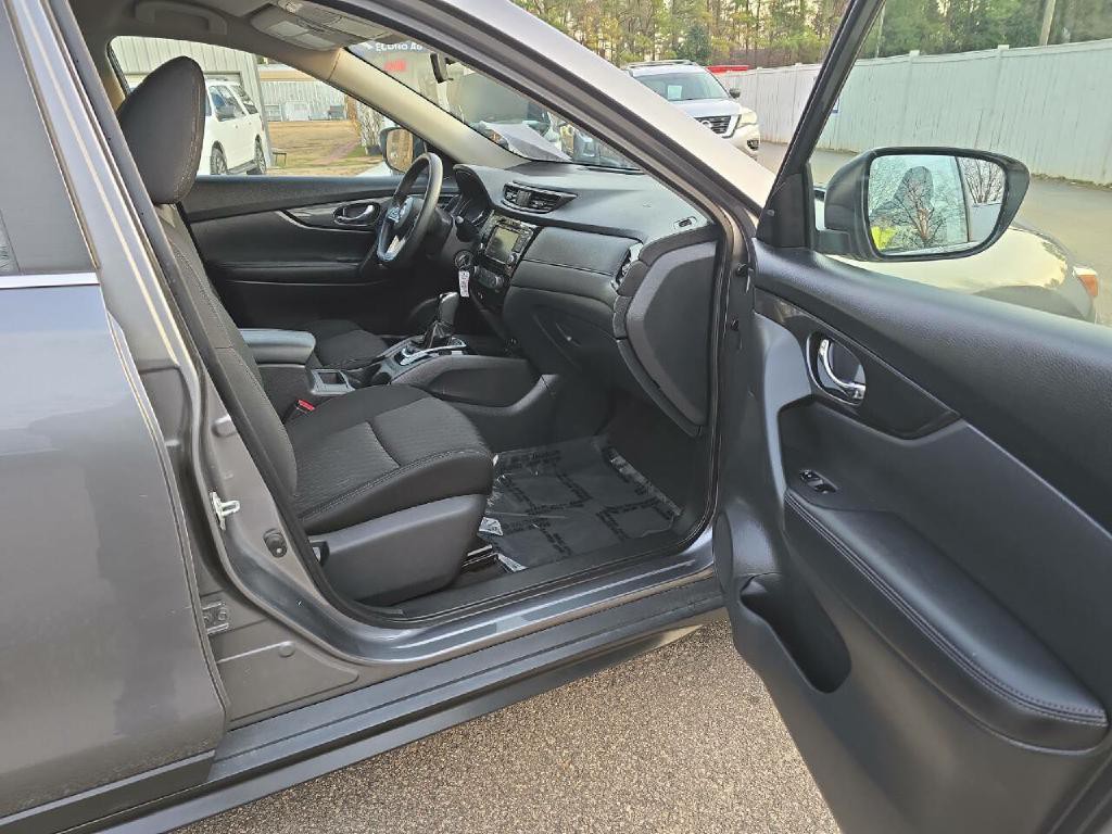 2018 Nissan Rogue Image 18
