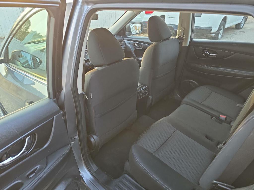 2018 Nissan Rogue Image 24