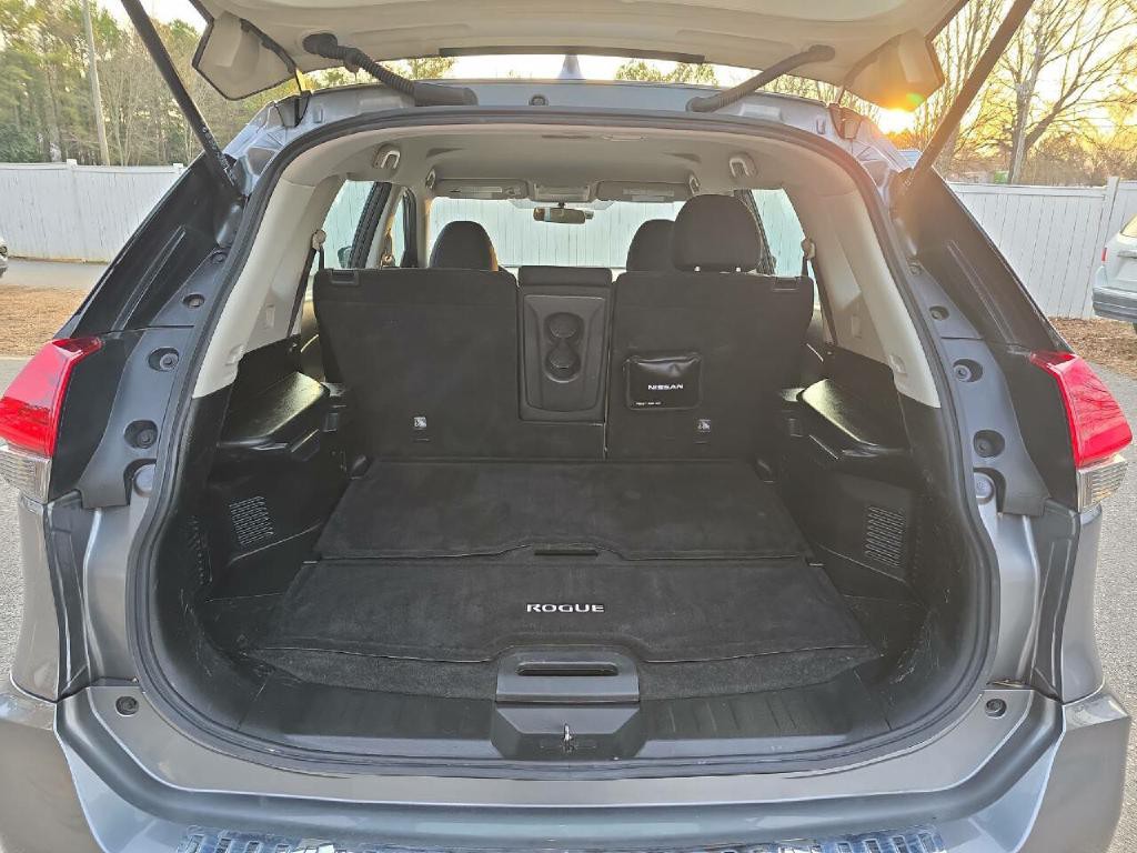 2018 Nissan Rogue Image 25