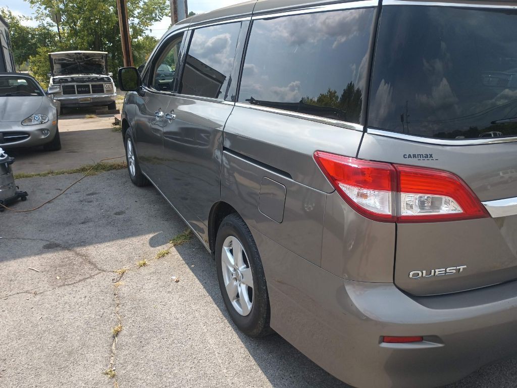 2015 Nissan Quest Image 6