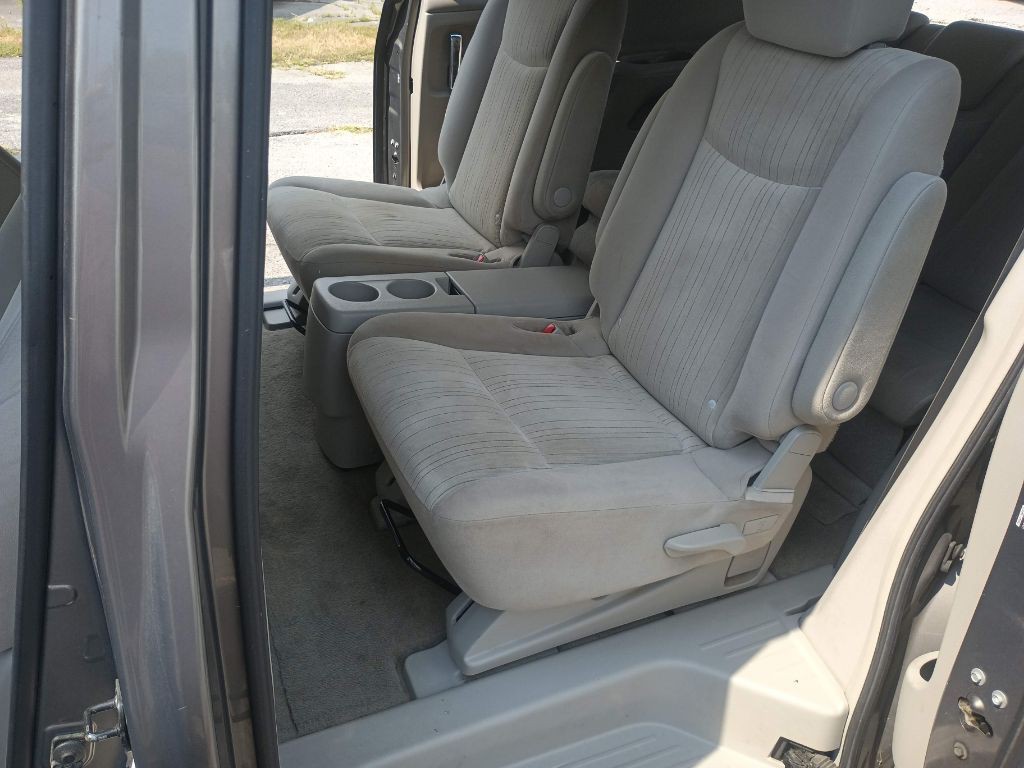 2015 Nissan Quest Image 14
