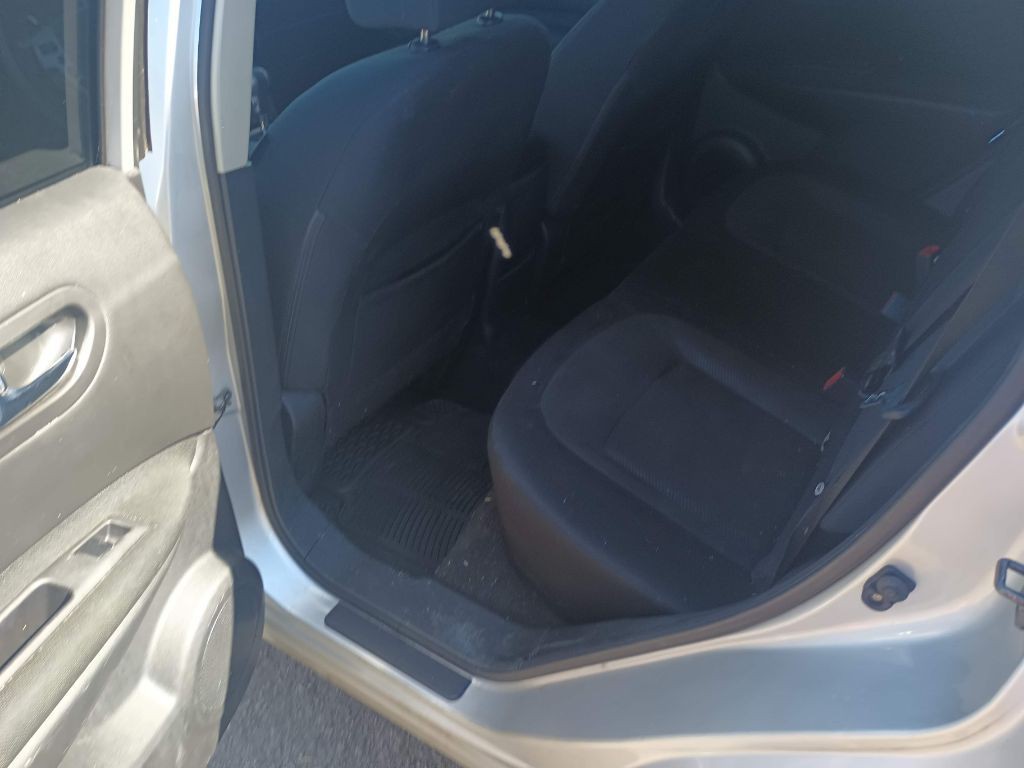 2012 Nissan Rogue Image 9