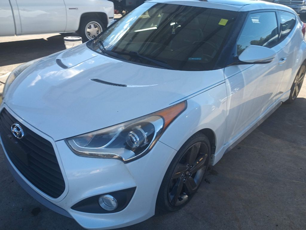 2015 Hyundai Veloster Image 2