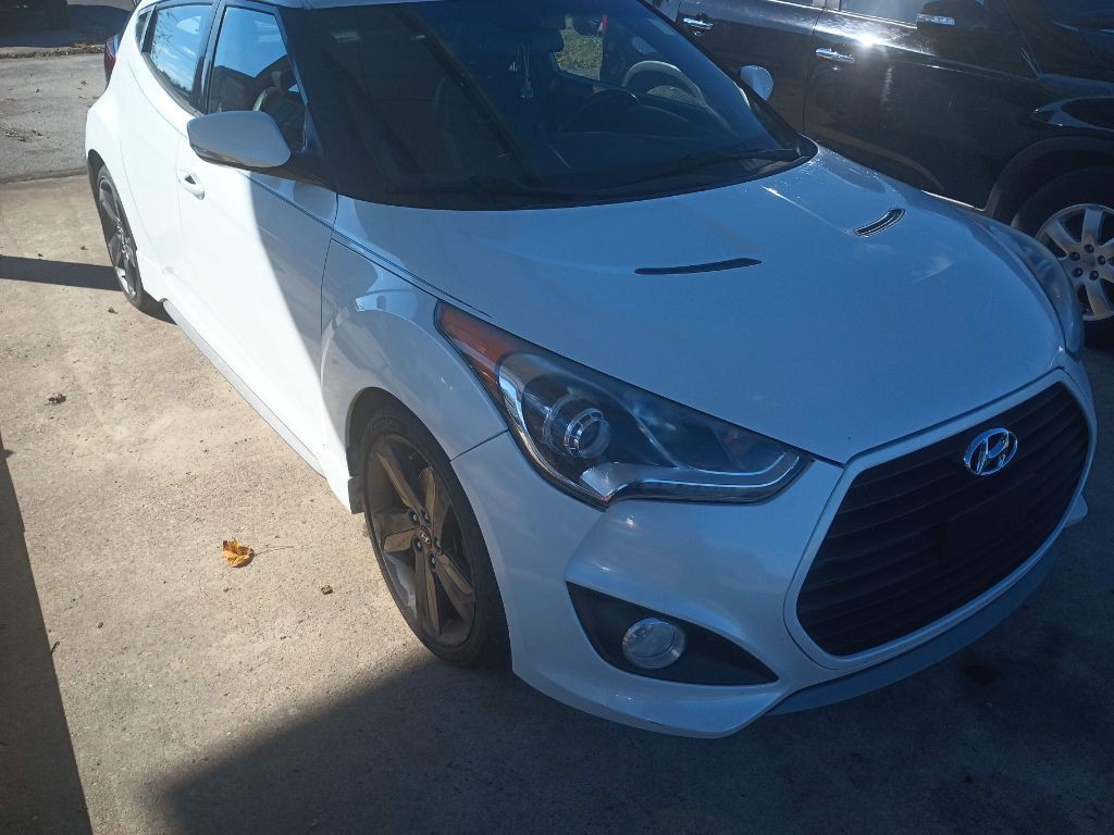 2015 Hyundai Veloster Image 3