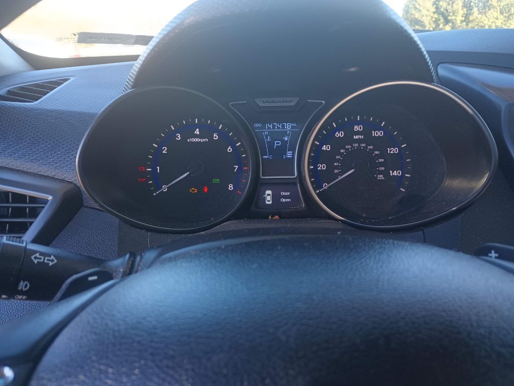 2015 Hyundai Veloster Image 5