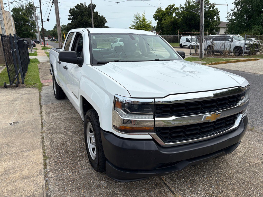 2018 Chevrolet Silverado 1500 Image 2