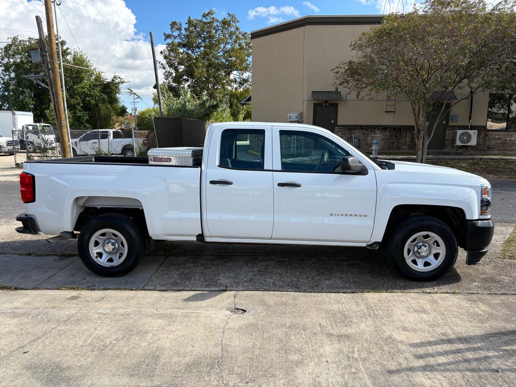 2019 Chevrolet Silverado 1500 Image 1