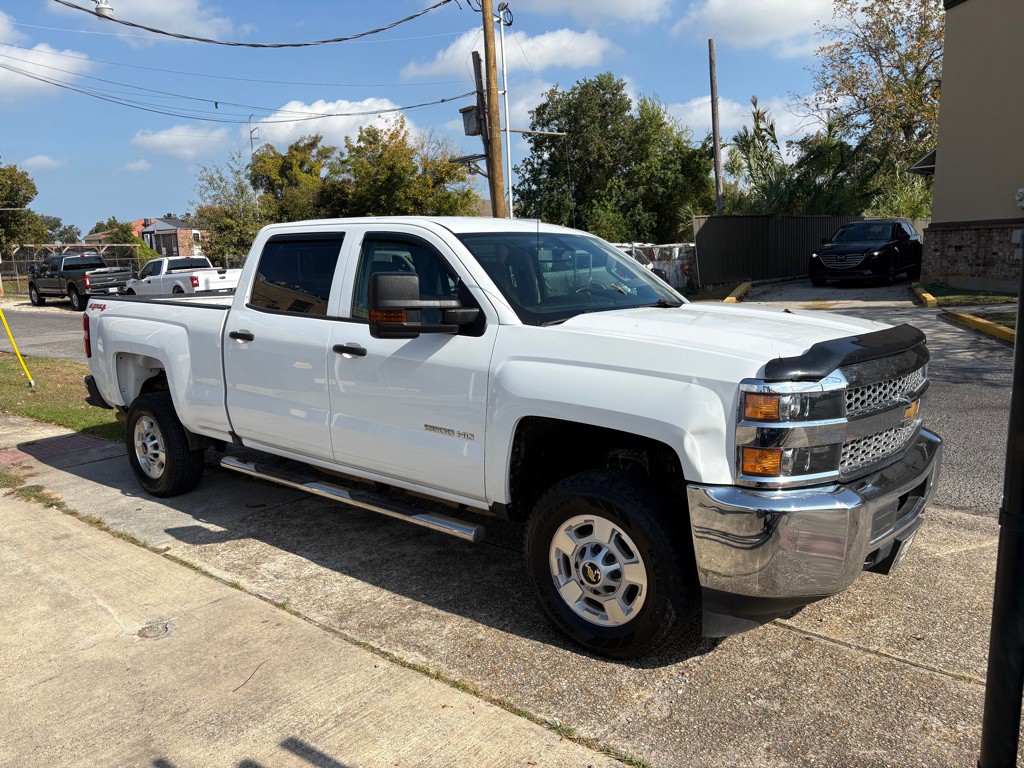 2019 Chevrolet Silverado 1500 Image 2