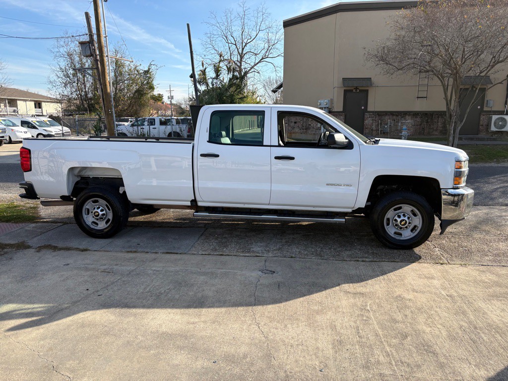 2018 Chevrolet Silverado 1500 Image 1