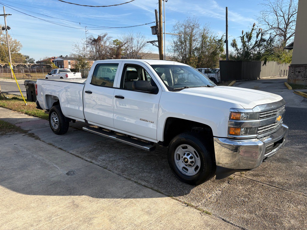 2018 Chevrolet Silverado 1500 Image 2