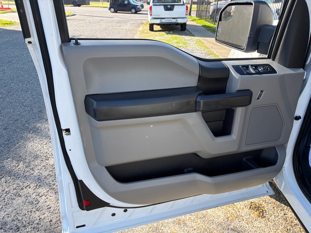 2017 Ford F-150 Image 9