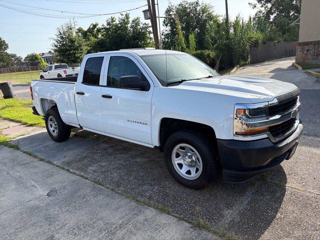 2019 Chevrolet Silverado 1500 Image 2