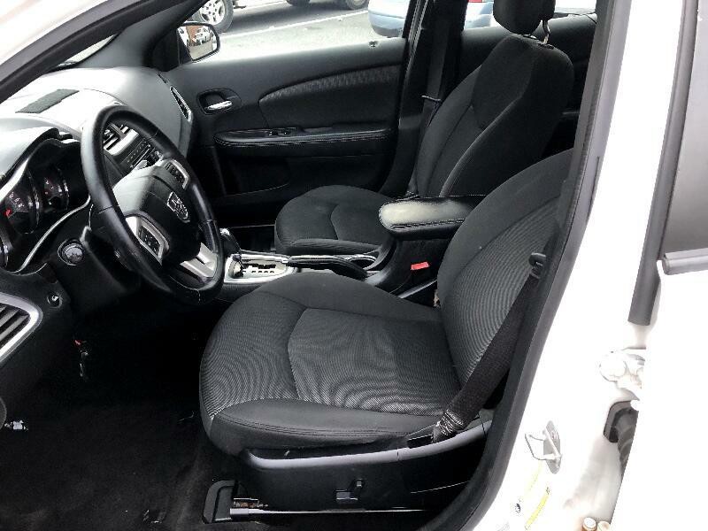 2012 Dodge Avenger Image 18