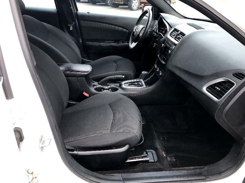 2012 Dodge Avenger Image 23