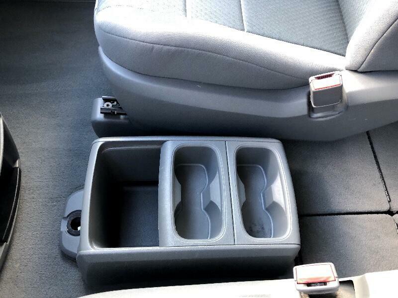 2010 Chrysler Town & Country Image 28
