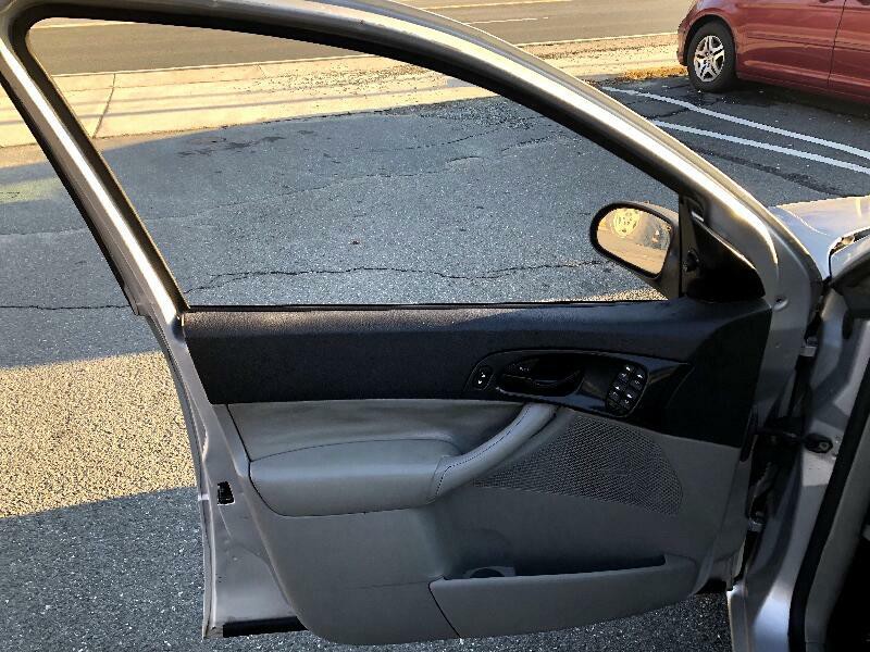 2007 Ford Focus Image 24