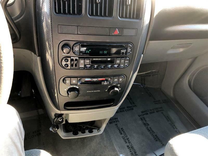 2005 Dodge Ram Van Image 17