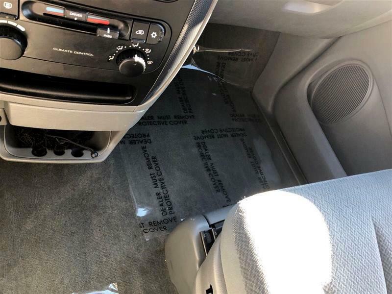 2005 Dodge Ram Van Image 18