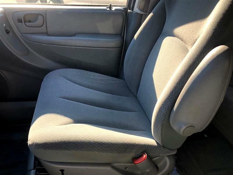 2005 Dodge Ram Van Image 20