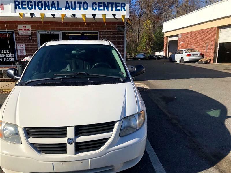 2005 Dodge Ram Van Image 35