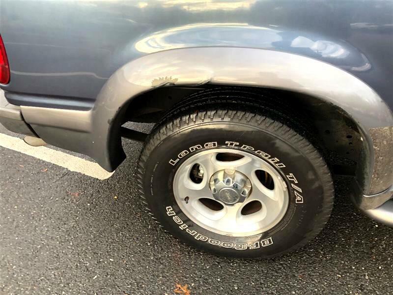 2000 Ford Explorer Image 14