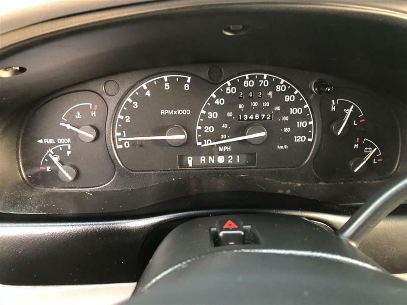 2000 Ford Explorer Image 30