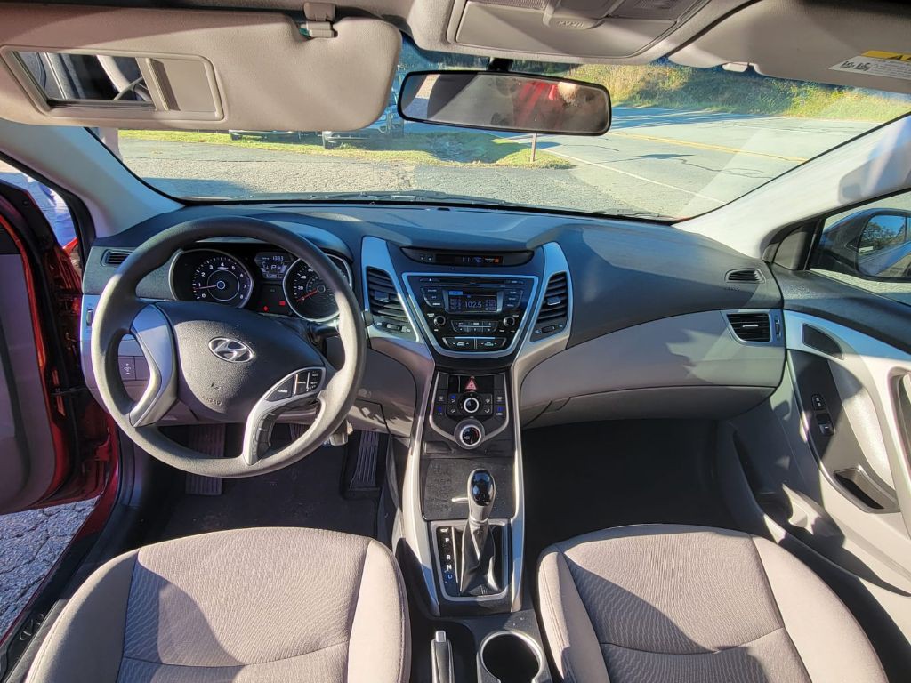 2016 Hyundai Elantra Image 4