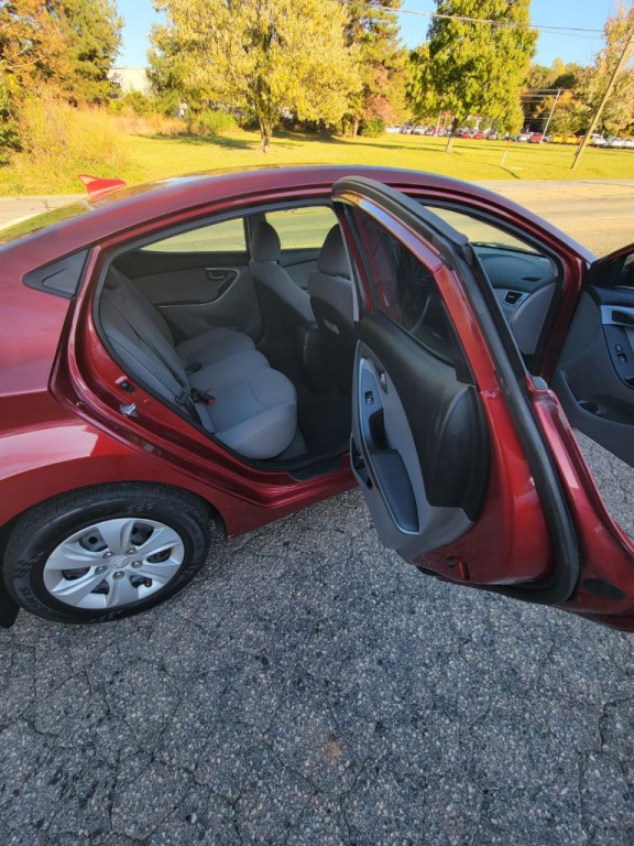 2016 Hyundai Elantra Image 5