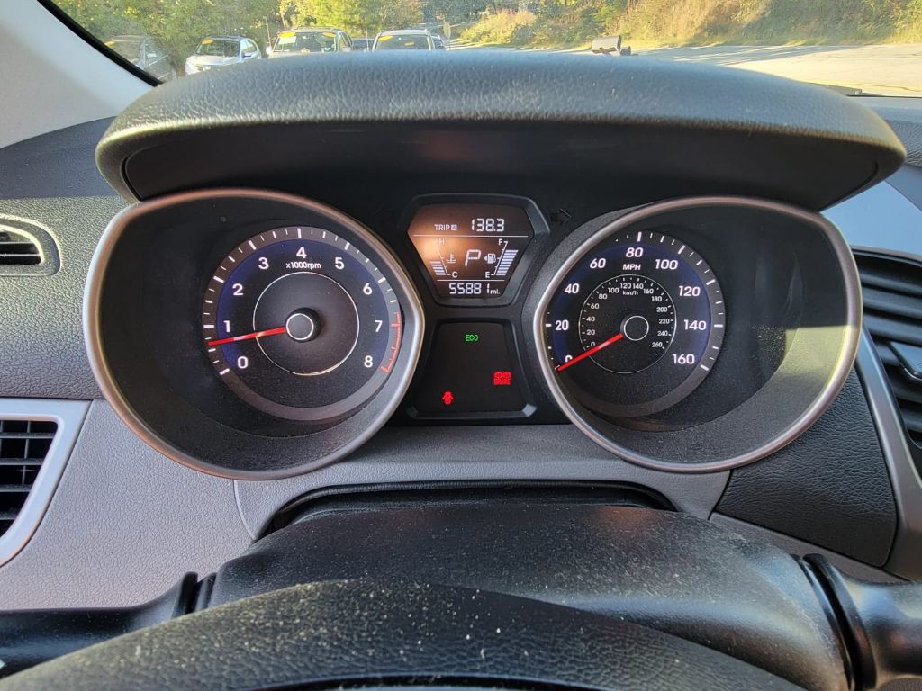2016 Hyundai Elantra Image 9
