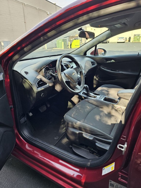 2019 Chevrolet Cruze Image 8
