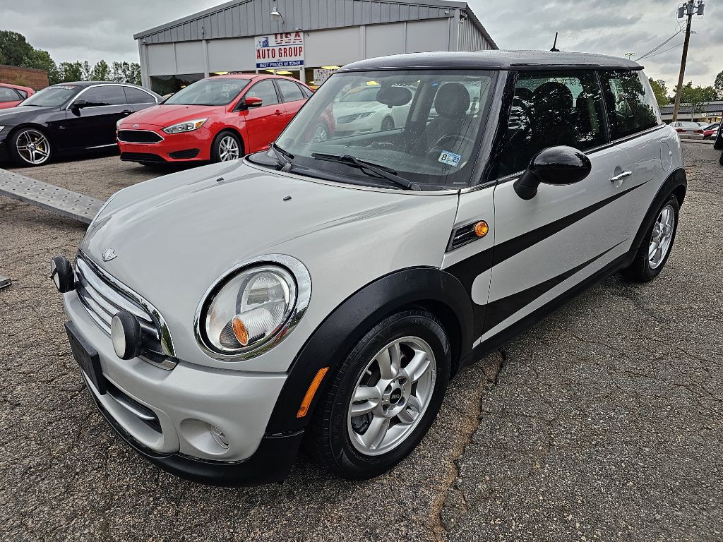 2011 MINI Cooper Image 14